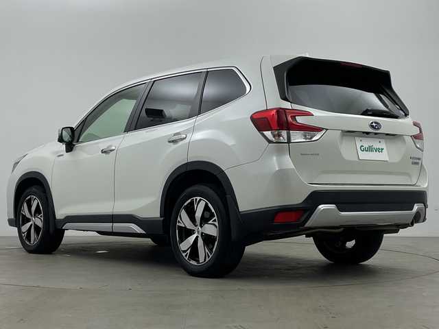 スバル フォレスター ハイブリッド アドバンス 鹿児島県 2018(平30)年 2.7万km クリスタルホワイトP 純正ナビ/（BT/フルセグTV）/アイサイト/パワーバックドア/ブラインドスポットモニター/4WD/パワーシート/ハーフレザーシート/シートヒーター/オートライト/バックカメラ/左サイドカメラ/フロントカメラ/スマートキー/プッシュスタート