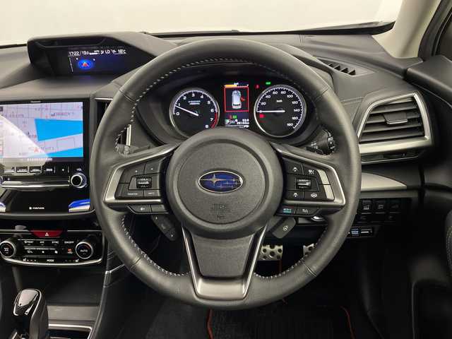 スバル フォレスター ハイブリッド アドバンス 鹿児島県 2018(平30)年 2.7万km クリスタルホワイトP 純正ナビ/（BT/フルセグTV）/アイサイト/パワーバックドア/ブラインドスポットモニター/4WD/パワーシート/ハーフレザーシート/シートヒーター/オートライト/バックカメラ/左サイドカメラ/フロントカメラ/スマートキー/プッシュスタート