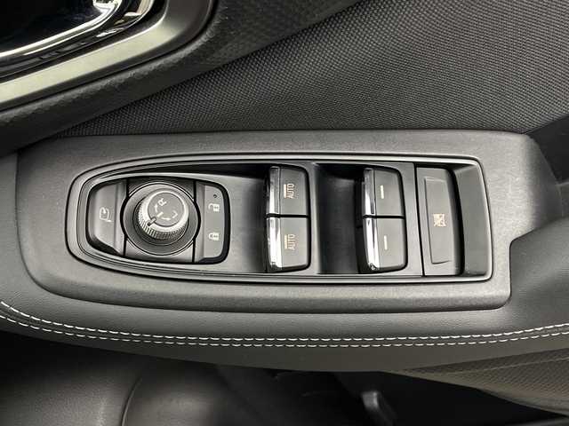 スバル フォレスター ハイブリッド アドバンス 鹿児島県 2018(平30)年 2.7万km クリスタルホワイトP 純正ナビ/（BT/フルセグTV）/アイサイト/パワーバックドア/ブラインドスポットモニター/4WD/パワーシート/ハーフレザーシート/シートヒーター/オートライト/バックカメラ/左サイドカメラ/フロントカメラ/スマートキー/プッシュスタート