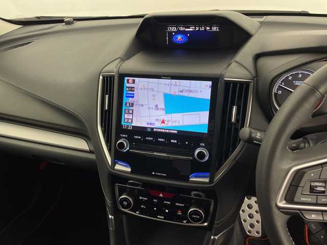 スバル フォレスター ハイブリッド アドバンス 鹿児島県 2018(平30)年 2.7万km クリスタルホワイトP 純正ナビ/（BT/フルセグTV）/アイサイト/パワーバックドア/ブラインドスポットモニター/4WD/パワーシート/ハーフレザーシート/シートヒーター/オートライト/バックカメラ/左サイドカメラ/フロントカメラ/スマートキー/プッシュスタート