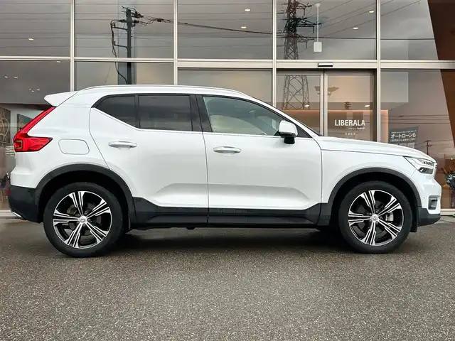 ボルボ ＸＣ４０ 富山県 2019(平31)年 5.6万km パール 純正HDDナビ/フルセグTV/AM/FMラジオ/Bluetooth接続/App-conect/D/N席シートヒーター/D/N席パワーシート/ステアリングヒーター/バックカメラ/360°カメラ/パワーバックドア/ACC/コーナーセンサー/レーンキープアシスト/パーキングセンサー/ブラインドスポットモニター/コーナリングライト/衝突軽減/ETC