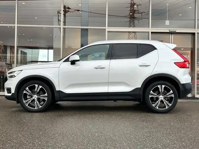 ボルボ ＸＣ４０ 富山県 2019(平31)年 5.6万km パール 純正HDDナビ/フルセグTV/AM/FMラジオ/Bluetooth接続/App-conect/D/N席シートヒーター/D/N席パワーシート/ステアリングヒーター/バックカメラ/360°カメラ/パワーバックドア/ACC/コーナーセンサー/レーンキープアシスト/パーキングセンサー/ブラインドスポットモニター/コーナリングライト/衝突軽減/ETC