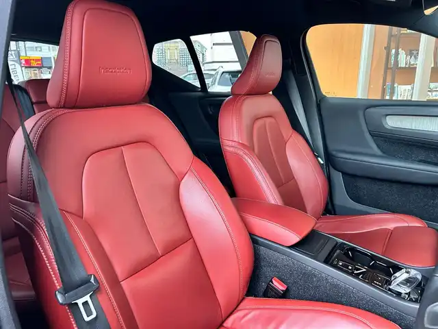 ボルボ ＸＣ４０ 富山県 2019(平31)年 5.6万km パール 純正HDDナビ/フルセグTV/AM/FMラジオ/Bluetooth接続/App-conect/D/N席シートヒーター/D/N席パワーシート/ステアリングヒーター/バックカメラ/360°カメラ/パワーバックドア/ACC/コーナーセンサー/レーンキープアシスト/パーキングセンサー/ブラインドスポットモニター/コーナリングライト/衝突軽減/ETC