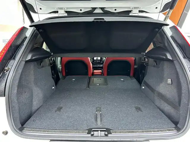 ボルボ ＸＣ４０ 富山県 2019(平31)年 5.6万km パール 純正HDDナビ/フルセグTV/AM/FMラジオ/Bluetooth接続/App-conect/D/N席シートヒーター/D/N席パワーシート/ステアリングヒーター/バックカメラ/360°カメラ/パワーバックドア/ACC/コーナーセンサー/レーンキープアシスト/パーキングセンサー/ブラインドスポットモニター/コーナリングライト/衝突軽減/ETC