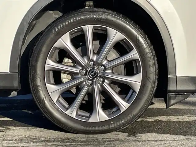 マツダ ＣＸ－６０ XD エクスクルーシブモード 群馬県 2023(令5)年 5.7万km ロジウムホワイトプレミアムメタリック 安全装備/・衝突軽減ブレーキ/・コーナーセンサー/・クルーズコントロール/・ブラインドスポットモニター/・レーンキープアシスト/・オートライト/・オートハイビーム/・横滑り防止/・SOSコール/メーカー純正ナビ/・AM/FM/フルセグTV/・Bluetooth/HDMI/・USB（タイプC2個）/360°ビューモニター/LEDヘッドライト/LEDフォグランプ/前席パワーシート/前席シートヒーター/前席エアシート/シートメモリー/パワーバックドア/オートホールド/電子パーキング/ETC/純正フロアマット/純正20インチアルミホイール/スマートキー/プッシュスタート
