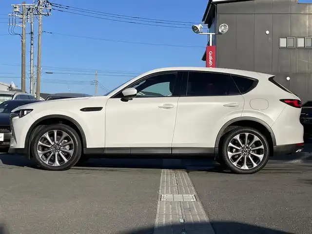 マツダ ＣＸ－６０ XD エクスクルーシブモード 群馬県 2023(令5)年 5.7万km ロジウムホワイトプレミアムメタリック 安全装備/・衝突軽減ブレーキ/・コーナーセンサー/・クルーズコントロール/・ブラインドスポットモニター/・レーンキープアシスト/・オートライト/・オートハイビーム/・横滑り防止/・SOSコール/メーカー純正ナビ/・AM/FM/フルセグTV/・Bluetooth/HDMI/・USB（タイプC2個）/360°ビューモニター/LEDヘッドライト/LEDフォグランプ/前席パワーシート/前席シートヒーター/前席エアシート/シートメモリー/パワーバックドア/オートホールド/電子パーキング/ETC/純正フロアマット/純正20インチアルミホイール/スマートキー/プッシュスタート