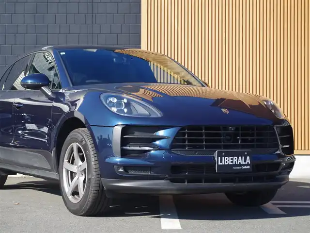 ポルシェ マカン 埼玉県 2019(令1)年 4.6万km ナイトブルーメタリック ポルシェ・エントリードライブ/純正メモリナビ（AppleCarPlay、Bluetooth）/360°カメラ/ハーフレーザーシート/パワーシート/パワーバックドア/コーナーセンサー/LEDヘッドライト/純正18インチアルミホイール