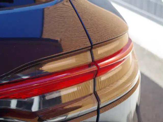 ポルシェ マカン 埼玉県 2019(令1)年 4.6万km ナイトブルーメタリック ポルシェ・エントリードライブ/純正メモリナビ（AppleCarPlay、Bluetooth）/360°カメラ/ハーフレーザーシート/パワーシート/パワーバックドア/コーナーセンサー/LEDヘッドライト/純正18インチアルミホイール