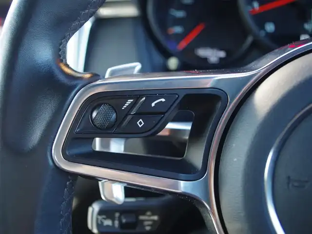 ポルシェ マカン 埼玉県 2019(令1)年 4.6万km ナイトブルーメタリック ポルシェ・エントリードライブ/純正メモリナビ（AppleCarPlay、Bluetooth）/360°カメラ/ハーフレーザーシート/パワーシート/パワーバックドア/コーナーセンサー/LEDヘッドライト/純正18インチアルミホイール