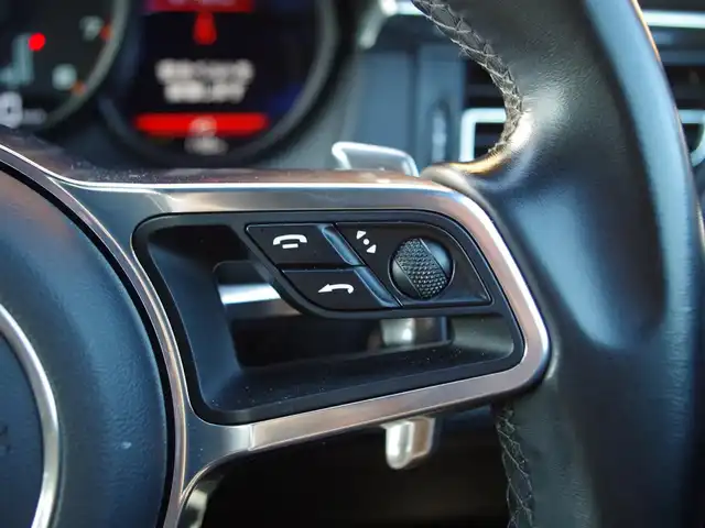 ポルシェ マカン 埼玉県 2019(令1)年 4.6万km ナイトブルーメタリック ポルシェ・エントリードライブ/純正メモリナビ（AppleCarPlay、Bluetooth）/360°カメラ/ハーフレーザーシート/パワーシート/パワーバックドア/コーナーセンサー/LEDヘッドライト/純正18インチアルミホイール