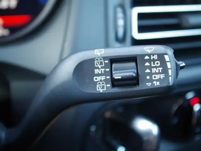 ポルシェ マカン 埼玉県 2019(令1)年 4.6万km ナイトブルーメタリック ポルシェ・エントリードライブ/純正メモリナビ（AppleCarPlay、Bluetooth）/360°カメラ/ハーフレーザーシート/パワーシート/パワーバックドア/コーナーセンサー/LEDヘッドライト/純正18インチアルミホイール