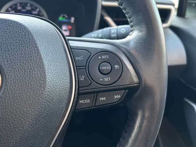 トヨタ カローラ ハイブリット S 大阪府 2020(令2)年 3万km スカーレットメタリック ワンオーナー/OP：シートヒーター/OP：9インチディスプレイオーディオ6スピーカー/　コネクティッドナビ対応/AM/FM/フルセグTV/Bluetooth/DVD/AppleCarPlay/Android Auto/OP：ステアリングヒーター/バックカメラ/Toyota Safety Sense/・プリクラッシュセーフティー/・レーントレーシングアシスト/・レーンデパーチャーアラート/・レーダークルーズコントロール/・オートマチックハイビーム/・インティジェントクリアランスソナー/ブラインドスポットモニター＋パーキングサポートブレーキ/クリアランスソナー＆バックソナー/電子パーキングブレーキ/ブレーキホールド/ステアリングヒーター/前後ドライブレコーダー　（TZ-205W）/ビルドインETC/スマートキー/純正16インチアルミホイール/保証書/取扱説明書