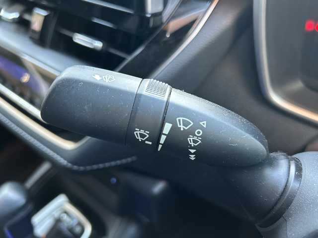 トヨタ カローラ ハイブリット S 大阪府 2020(令2)年 3万km スカーレットメタリック ワンオーナー/OP：シートヒーター/OP：9インチディスプレイオーディオ6スピーカー/　コネクティッドナビ対応/AM/FM/フルセグTV/Bluetooth/DVD/AppleCarPlay/Android Auto/OP：ステアリングヒーター/バックカメラ/Toyota Safety Sense/・プリクラッシュセーフティー/・レーントレーシングアシスト/・レーンデパーチャーアラート/・レーダークルーズコントロール/・オートマチックハイビーム/・インティジェントクリアランスソナー/ブラインドスポットモニター＋パーキングサポートブレーキ/クリアランスソナー＆バックソナー/電子パーキングブレーキ/ブレーキホールド/ステアリングヒーター/前後ドライブレコーダー　（TZ-205W）/ビルドインETC/スマートキー/純正16インチアルミホイール/保証書/取扱説明書