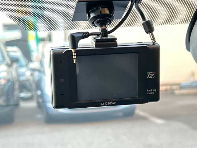 トヨタ カローラ ハイブリット S 大阪府 2020(令2)年 3万km スカーレットメタリック ワンオーナー/OP：シートヒーター/OP：9インチディスプレイオーディオ6スピーカー/　コネクティッドナビ対応/AM/FM/フルセグTV/Bluetooth/DVD/AppleCarPlay/Android Auto/OP：ステアリングヒーター/バックカメラ/Toyota Safety Sense/・プリクラッシュセーフティー/・レーントレーシングアシスト/・レーンデパーチャーアラート/・レーダークルーズコントロール/・オートマチックハイビーム/・インティジェントクリアランスソナー/ブラインドスポットモニター＋パーキングサポートブレーキ/クリアランスソナー＆バックソナー/電子パーキングブレーキ/ブレーキホールド/ステアリングヒーター/前後ドライブレコーダー　（TZ-205W）/ビルドインETC/スマートキー/純正16インチアルミホイール/保証書/取扱説明書