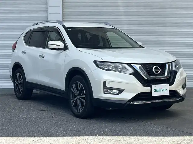 日産 エクストレイル 20X 高知県 2017(平29)年 5.5万km ブリリアントホワイトパール 純正ナビ/　Bluetooth/フルセグ/　CD/DVD/AM/FM/全方位カメラ/ETC/プッシュスタート/スマートキー/電動リアゲート/純正18インチアルミホイール/純正フロアマット/LEDヘッドライト/アイドリングストップ/オートライト/オートマチックハイビーム/横滑り防止装置/衝突被害軽減システム/盗難防止装置/保証書/取扱説明書/記録簿