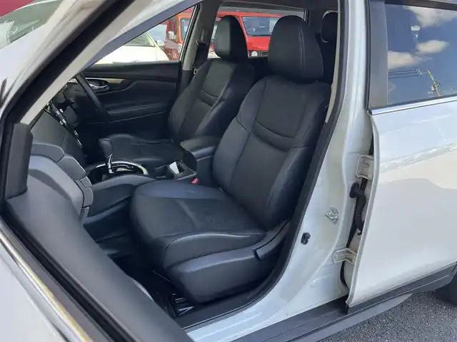 日産 エクストレイル 20X 高知県 2017(平29)年 5.5万km ブリリアントホワイトパール 純正ナビ/　Bluetooth/フルセグ/　CD/DVD/AM/FM/全方位カメラ/ETC/プッシュスタート/スマートキー/電動リアゲート/純正18インチアルミホイール/純正フロアマット/LEDヘッドライト/アイドリングストップ/オートライト/オートマチックハイビーム/横滑り防止装置/衝突被害軽減システム/盗難防止装置/保証書/取扱説明書/記録簿