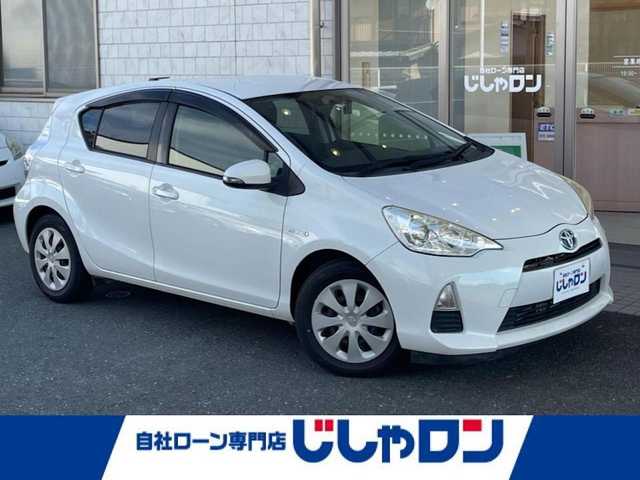 トヨタ アクア G ブラックソフトレザーセレ 愛知県 2014(平26)年 4.5万km ライムホワイトパールクリスタルシャイン (株)IDOMが運営する【じしゃロン豊川店】の自社ローン専用車両になります。こちらは現金またはオートローンご利用時の価格です。自社ローンご希望の方は別途その旨お申付け下さい/ 社外メモリナビ/　◯ CD再生機能/　◯ DVD再生機能/　◯ BT対応/　◯ フルセグTV/ バックカメラ/ ETC/ オートライト/ ドアバイザー/ ウインカーミラー/ プッシュスタート/ フロアマット