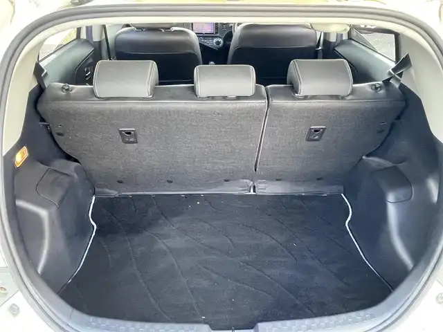 トヨタ アクア G ブラックソフトレザーセレ 愛知県 2014(平26)年 4.5万km ライムホワイトパールクリスタルシャイン (株)IDOMが運営する【じしゃロン豊川店】の自社ローン専用車両になります。こちらは現金またはオートローンご利用時の価格です。自社ローンご希望の方は別途その旨お申付け下さい/ 社外メモリナビ/　◯ CD再生機能/　◯ DVD再生機能/　◯ BT対応/　◯ フルセグTV/ バックカメラ/ ETC/ オートライト/ ドアバイザー/ ウインカーミラー/ プッシュスタート/ フロアマット