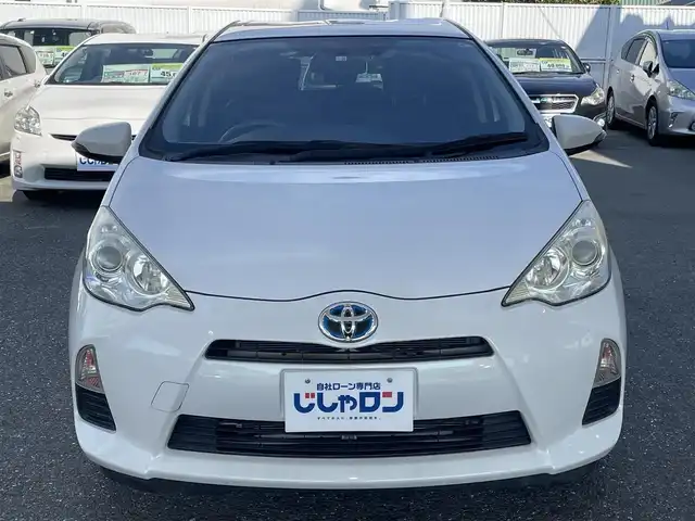 トヨタ アクア G ブラックソフトレザーセレ 愛知県 2014(平26)年 4.5万km ライムホワイトパールクリスタルシャイン (株)IDOMが運営する【じしゃロン豊川店】の自社ローン専用車両になります。こちらは現金またはオートローンご利用時の価格です。自社ローンご希望の方は別途その旨お申付け下さい/ 社外メモリナビ/　◯ CD再生機能/　◯ DVD再生機能/　◯ BT対応/　◯ フルセグTV/ バックカメラ/ ETC/ オートライト/ ドアバイザー/ ウインカーミラー/ プッシュスタート/ フロアマット