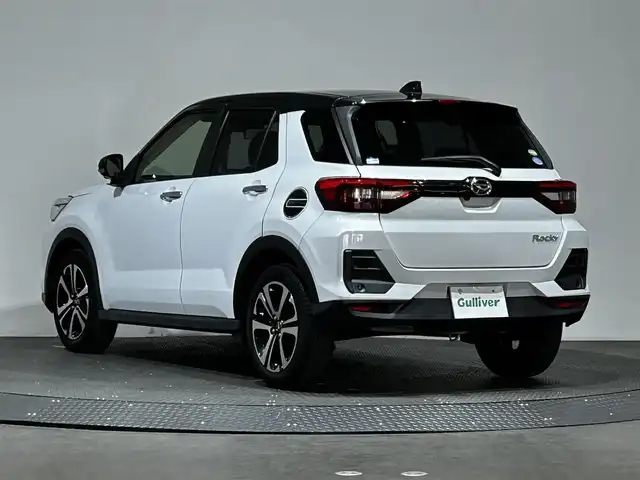 ダイハツ ロッキー G 愛媛県 2019(令1)年 3.1万km ブラックマイカメタリック/シャイニングホワイトパール ・ワンオーナー/・ディスプレイオーディオ/(フルセグ/BT)/・スマートアシスト/　衝突警報機能/　衝突回避支援ブレーキ機能/　ブレーキ制御付誤発進抑制機能/　車線逸脱警報機能/　車線逸脱抑制制御機能/　先行車発進お知らせ機能/　標識認識機能/　全車速追従機能付ACC/　レーンキープコントロール/　オートマチックハイビーム/　アダプティブドライビングビーム/・全方位カメラ/・前後ドライブレコーダー(DRY-TW7500)/・D/N席シートヒーター/・純正17インチアルミホイール/・純正フロアマット/・ステアリングリモコン/・スペアキー/・ビルトインETC/・取扱説明書/・保証書
