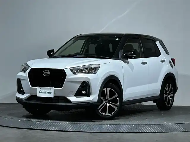 ダイハツ ロッキー G 愛媛県 2019(令1)年 3.1万km ブラックマイカメタリック/シャイニングホワイトパール ・ワンオーナー/・ディスプレイオーディオ/(フルセグ/BT)/・スマートアシスト/　衝突警報機能/　衝突回避支援ブレーキ機能/　ブレーキ制御付誤発進抑制機能/　車線逸脱警報機能/　車線逸脱抑制制御機能/　先行車発進お知らせ機能/　標識認識機能/　全車速追従機能付ACC/　レーンキープコントロール/　オートマチックハイビーム/　アダプティブドライビングビーム/・全方位カメラ/・前後ドライブレコーダー(DRY-TW7500)/・D/N席シートヒーター/・純正17インチアルミホイール/・純正フロアマット/・ステアリングリモコン/・スペアキー/・ビルトインETC/・取扱説明書/・保証書
