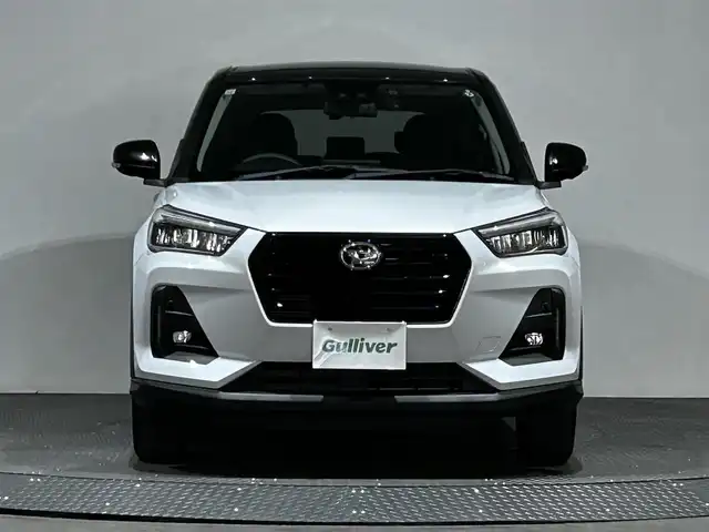 ダイハツ ロッキー G 愛媛県 2019(令1)年 3.1万km ブラックマイカメタリック/シャイニングホワイトパール ・ワンオーナー/・ディスプレイオーディオ/(フルセグ/BT)/・スマートアシスト/　衝突警報機能/　衝突回避支援ブレーキ機能/　ブレーキ制御付誤発進抑制機能/　車線逸脱警報機能/　車線逸脱抑制制御機能/　先行車発進お知らせ機能/　標識認識機能/　全車速追従機能付ACC/　レーンキープコントロール/　オートマチックハイビーム/　アダプティブドライビングビーム/・全方位カメラ/・前後ドライブレコーダー(DRY-TW7500)/・D/N席シートヒーター/・純正17インチアルミホイール/・純正フロアマット/・ステアリングリモコン/・スペアキー/・ビルトインETC/・取扱説明書/・保証書