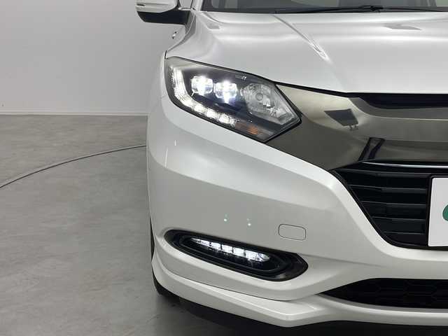 ホンダ ヴェゼル ハイブリッド Z ホンダセンシング 群馬県 2018(平30)年 5万km ホワイトオーキッドパール 純正ナビ　バックカメラ　ハーフレザーシート　シートヒーター　パドルシフト　ＬＥＤヘッドライト・フォグ　オートライト　ビルトインＥＴＣ　アダプティブクルーズコントロール　衝突被害軽減ブレーキ　禁煙