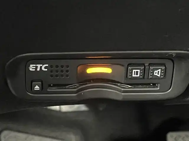 ホンダ ヴェゼル ハイブリッド Z ホンダセンシング 福岡県 2018(平30)年 5万km ホワイトオーキッドパール 純正ナビ（フルセグＴＶ）　/バックカメラ　/ビルトインＥＴＣ　/前後ドラレコ　/アダプティブクルコン　/衝突被害軽減ブレーキ　/レーンキープ　/パドルシフト　/ハーフレザー　/シートヒーター　/純正１７インチＡＷ　/ＬＥＤ