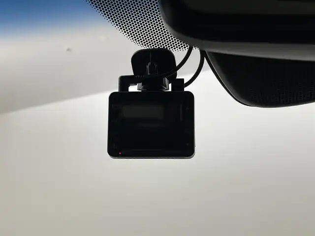 ホンダ ヴェゼル ハイブリッド Z ホンダセンシング 福岡県 2018(平30)年 5万km ホワイトオーキッドパール 純正ナビ（フルセグＴＶ）　/バックカメラ　/ビルトインＥＴＣ　/前後ドラレコ　/アダプティブクルコン　/衝突被害軽減ブレーキ　/レーンキープ　/パドルシフト　/ハーフレザー　/シートヒーター　/純正１７インチＡＷ　/ＬＥＤ