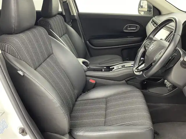 ホンダ ヴェゼル ハイブリッド Z ホンダセンシング 福岡県 2018(平30)年 5万km ホワイトオーキッドパール 純正ナビ（フルセグＴＶ）　/バックカメラ　/ビルトインＥＴＣ　/前後ドラレコ　/アダプティブクルコン　/衝突被害軽減ブレーキ　/レーンキープ　/パドルシフト　/ハーフレザー　/シートヒーター　/純正１７インチＡＷ　/ＬＥＤ