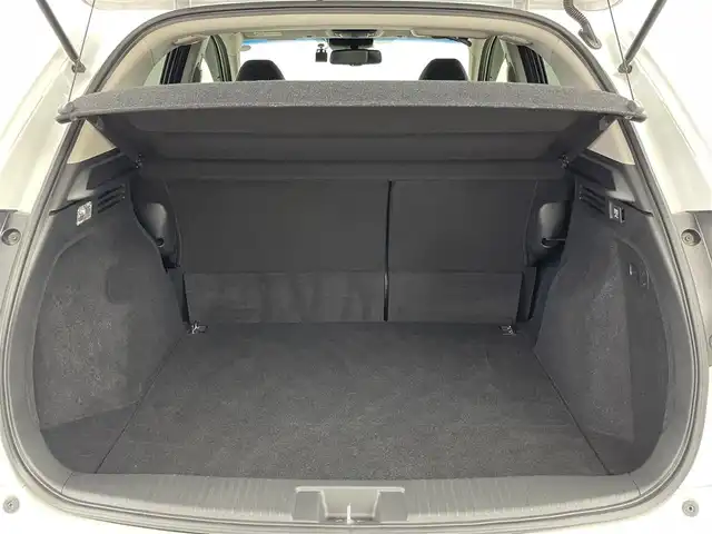 ホンダ ヴェゼル ハイブリッド Z ホンダセンシング 福岡県 2018(平30)年 5万km ホワイトオーキッドパール 純正ナビ（フルセグＴＶ）　/バックカメラ　/ビルトインＥＴＣ　/前後ドラレコ　/アダプティブクルコン　/衝突被害軽減ブレーキ　/レーンキープ　/パドルシフト　/ハーフレザー　/シートヒーター　/純正１７インチＡＷ　/ＬＥＤ