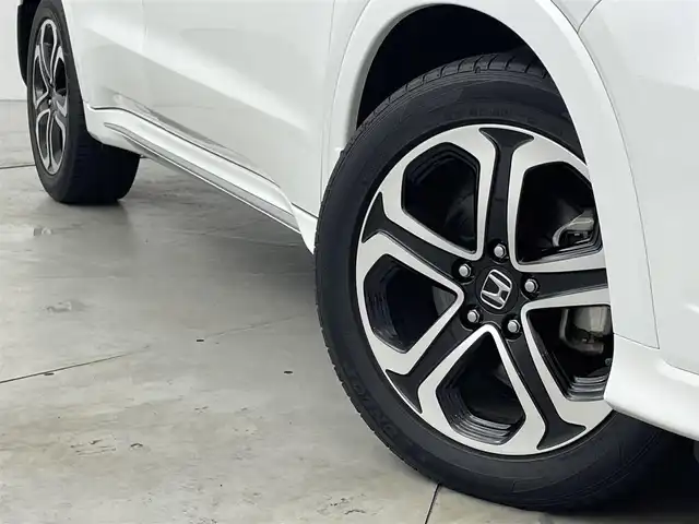 ホンダ ヴェゼル ハイブリッド Z ホンダセンシング 福岡県 2018(平30)年 5万km ホワイトオーキッドパール 純正ナビ（フルセグＴＶ）　/バックカメラ　/ビルトインＥＴＣ　/前後ドラレコ　/アダプティブクルコン　/衝突被害軽減ブレーキ　/レーンキープ　/パドルシフト　/ハーフレザー　/シートヒーター　/純正１７インチＡＷ　/ＬＥＤ