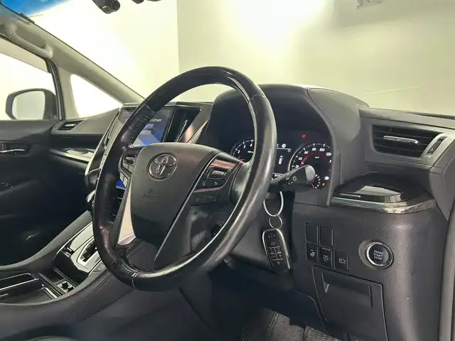 トヨタ ヴェルファイア Z Gエディション 佐賀県 2018(平30)年 8.5万km ホワイトパールクリスタルシャイン 社外アルパイン製11インチナビ【EX１１Z】/【フルセグTV.CD.DVD.Bluetooth】/社外12.8インチフリップダウンモニター/ツインムーンルーフ/デジタルインナールームミラー/衝突被害軽減システム/レーダークルーズコントロール/レーンアシスト/パーキングサポートブレーキ/クリアランスソナー/カーテンエアバッグ/ロードサインアシスト/オートブレーキホールド/オートマチックハイビーム/オートライト/バックカメラ/3眼LEDヘッドライト/前方ドライブレコーダー/両側パワースライドドア/パワーバッグドア/運転席・助手席パワーシート/メモリーシート/運転席・助手席シートヒーター/運転席・助手席エアシート/ビルトインETC/ステアリングヒーター/純正18インチアルミホイール/合皮シート/フォグライト