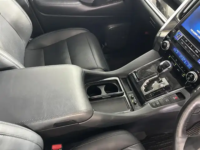 トヨタ ヴェルファイア Z Gエディション 佐賀県 2018(平30)年 8.5万km ホワイトパールクリスタルシャイン 社外アルパイン製11インチナビ【EX１１Z】/【フルセグTV.CD.DVD.Bluetooth】/社外12.8インチフリップダウンモニター/ツインムーンルーフ/デジタルインナールームミラー/衝突被害軽減システム/レーダークルーズコントロール/レーンアシスト/パーキングサポートブレーキ/クリアランスソナー/カーテンエアバッグ/ロードサインアシスト/オートブレーキホールド/オートマチックハイビーム/オートライト/バックカメラ/3眼LEDヘッドライト/前方ドライブレコーダー/両側パワースライドドア/パワーバッグドア/運転席・助手席パワーシート/メモリーシート/運転席・助手席シートヒーター/運転席・助手席エアシート/ビルトインETC/ステアリングヒーター/純正18インチアルミホイール/合皮シート/フォグライト
