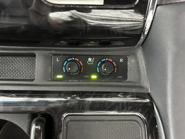 トヨタ ヴェルファイア Z Gエディション 佐賀県 2018(平30)年 8.5万km ホワイトパールクリスタルシャイン 社外アルパイン製11インチナビ【EX１１Z】/【フルセグTV.CD.DVD.Bluetooth】/社外12.8インチフリップダウンモニター/ツインムーンルーフ/デジタルインナールームミラー/衝突被害軽減システム/レーダークルーズコントロール/レーンアシスト/パーキングサポートブレーキ/クリアランスソナー/カーテンエアバッグ/ロードサインアシスト/オートブレーキホールド/オートマチックハイビーム/オートライト/バックカメラ/3眼LEDヘッドライト/前方ドライブレコーダー/両側パワースライドドア/パワーバッグドア/運転席・助手席パワーシート/メモリーシート/運転席・助手席シートヒーター/運転席・助手席エアシート/ビルトインETC/ステアリングヒーター/純正18インチアルミホイール/合皮シート/フォグライト
