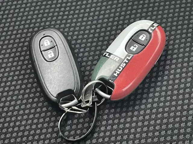 スズキ ハスラー Jスタイル 大阪府 2015(平27)年 7.3万km クールカーキパールメタリック/ホワイト2トーンルーフ (株)IDOMが運営する【じしゃロン東大阪店】の自社ローン専用車両になりますこちらは現金またはオートローンご利用時の価格です。自社ローンご希望の方は別途その旨お申付け下さい/社外CD/シートヒーター/ホワイトルーフ/スマートキー/プッシュスタート/電動ミラー/レーダーブレーキ/オートライト/オートエアコン/取説＆保証書