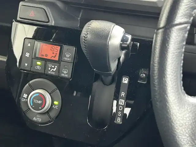 ダイハツ ウェイク G ターボ SA Ⅲ 静岡県 2018(平30)年 3.7万km パールホワイトⅢ /オフビートカーキM ターボ車/ツートーン/パールホワイトIII /オフビートカーキM/スマートアシスト３/ストラーダナビ/フルセグＴＶ/ＤＶＤ再生/両側電動スライドドア/ＬＥＤヘッド/フォグライト/オートハイビーム/ＡＡＣ/ベンチシート/ドアバイザー/純正１４ＡＷ