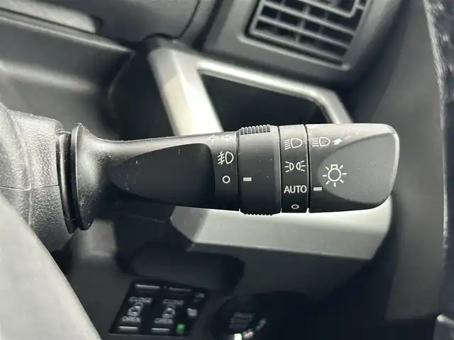 ダイハツ ウェイク G ターボ SA Ⅲ 静岡県 2018(平30)年 3.7万km パールホワイトⅢ /オフビートカーキM ターボ車/ツートーン/パールホワイトIII /オフビートカーキM/スマートアシスト３/ストラーダナビ/フルセグＴＶ/ＤＶＤ再生/両側電動スライドドア/ＬＥＤヘッド/フォグライト/オートハイビーム/ＡＡＣ/ベンチシート/ドアバイザー/純正１４ＡＷ
