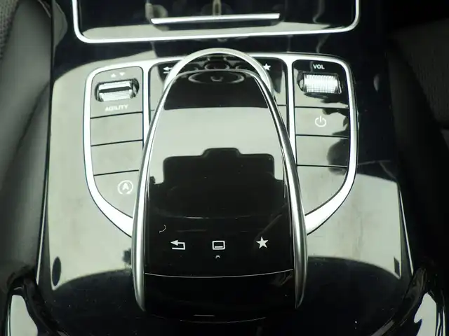 メルセデス・ベンツ Ｃ１８０ ステーションワゴンアバンギャルド 千葉県 2015(平27)年 4.5万km ポーラホワイト PRE-SAFEブレーキ/レーンキープアシスト/ブラインドスポットアシスト/アテンションアシスト/ディストロニック/パワーバックドア/ハーフレザーシート/運転席パワーシート/前席シートヒーター/純正HDDナビ/地デジTV/【DVD/CD再生機能　Bluetooth接続】/ドライブレコーダー（DRY-AS350GS）/革巻きステアリング/ステアリングスイッチ/パドルシフト/ETC（2.0）/LEDヘッドライト/フォグライト/ウインカーミラー/パークトロニック/純正17インチアルミホイル/サイド/カーテンエアバッグ/キーレスゴー