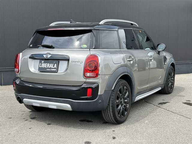 ＭＩＮＩ ミニ クロスオーバー クーパー D オール4 道東・釧路十勝 2017(平29)年 6.7万km グレー アクティブクルーズコントロール/純正HDDナビ/BT/USB/LEDヘッドライト/オートライト/フロント/リアフォグライト/シートヒーター/パワーバックドア/フットトランクオープナー/バックカメラ/ミラーETC/純正フロアマット/アンビエントライト/インテリジェントセーフティ/パークディスタンスコントロール/純正18インチAW