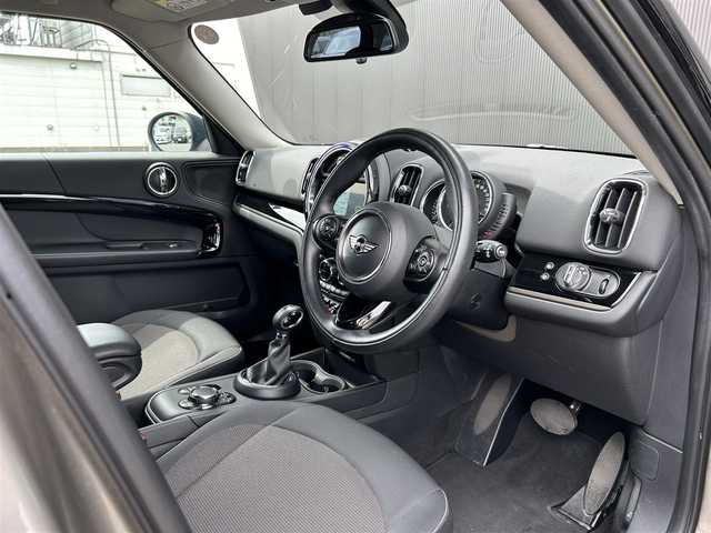 ＭＩＮＩ ミニ クロスオーバー クーパー D オール4 道東・釧路十勝 2017(平29)年 6.7万km グレー アクティブクルーズコントロール/純正HDDナビ/BT/USB/LEDヘッドライト/オートライト/フロント/リアフォグライト/シートヒーター/パワーバックドア/フットトランクオープナー/バックカメラ/ミラーETC/純正フロアマット/アンビエントライト/インテリジェントセーフティ/パークディスタンスコントロール/純正18インチAW