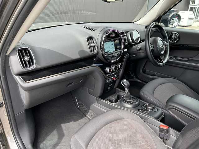 ＭＩＮＩ ミニ クロスオーバー クーパー D オール4 道東・釧路十勝 2017(平29)年 6.7万km グレー アクティブクルーズコントロール/純正HDDナビ/BT/USB/LEDヘッドライト/オートライト/フロント/リアフォグライト/シートヒーター/パワーバックドア/フットトランクオープナー/バックカメラ/ミラーETC/純正フロアマット/アンビエントライト/インテリジェントセーフティ/パークディスタンスコントロール/純正18インチAW