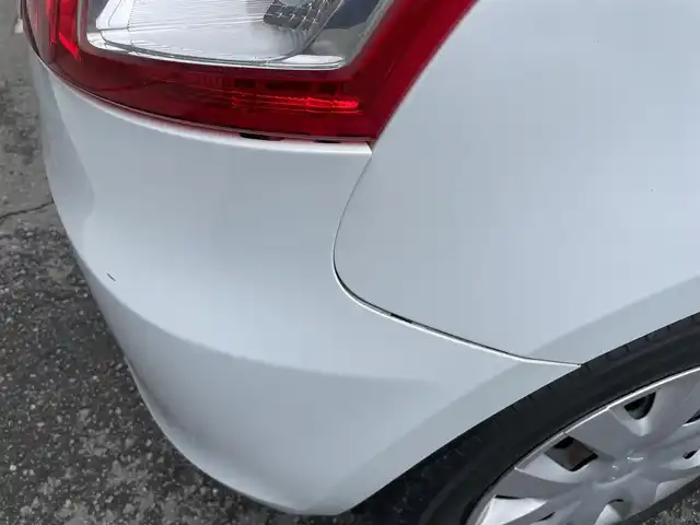 スズキ スイフト XG 岩手県 2012(平24)年 4.4万km スノーホワイトパール 禁煙車/5MT/LEDヘッドライト/プッシュスタート/電動格納ミラー/純正オーディオ/→CD/FM/AM/〇パワーウィンドウ/〇シガーソケット/トノカバー