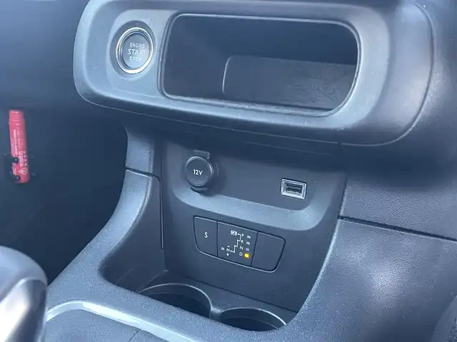 シトロエン Ｃ３ シャイン 静岡県 2021(令3)年 3.2万km サーブル ワンオーナー/純正OPナビフルセグTVCarplayAndroidauto対応Bluetooth/バックカメラ/アクティブセーフティ/車線逸脱警告/ブラインドスポットモニター/LEDVISIONヘッドライト/インテリジェントHiビーム/スマートキー/ETC