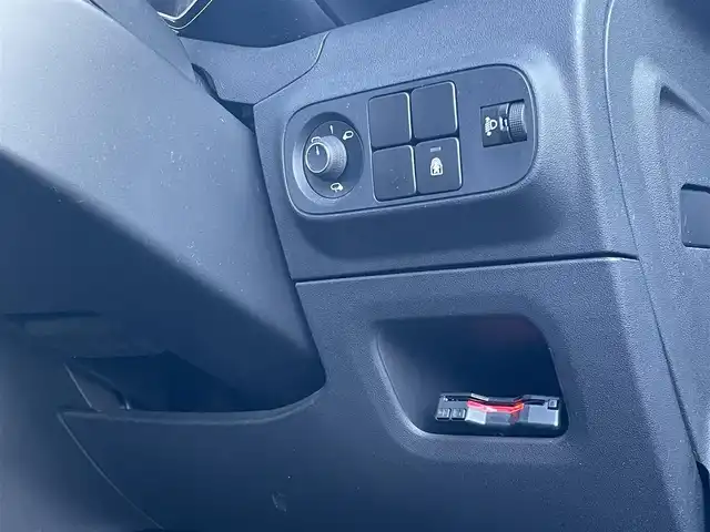 シトロエン Ｃ３ シャイン 静岡県 2021(令3)年 3.2万km サーブル ワンオーナー/純正OPナビフルセグTVCarplayAndroidauto対応Bluetooth/バックカメラ/アクティブセーフティ/車線逸脱警告/ブラインドスポットモニター/LEDVISIONヘッドライト/インテリジェントHiビーム/スマートキー/ETC