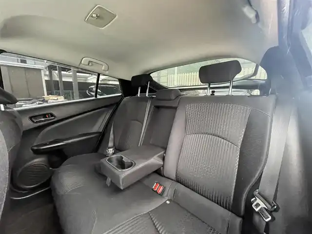 トヨタ プリウス A 愛知県 2016(平28)年 13.3万km ホワイトパールクリスタルシャイン (株)IDOMが運営する【じしゃロン名古屋鳴海店】の自社ローン専用車両になりますこちらは現金またはオートローンご利用時の価格です。自社ローンご希望の方は別途その旨お申付け下さい/ワンセグテレビ/バックカメラ/クルーズコントロール/プッシュスタート/ETC/ドライブレコーダー/社外ナビ