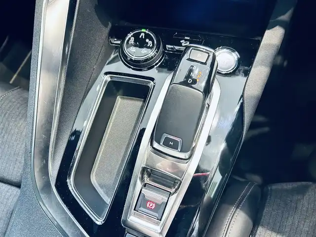 プジョー ５００８ GTライン ブルーHDi 大阪府 2020(令2)年 2.1万km エメラルドクリスタル ACC/純正ディスプレイオーディオ /applecarplay/バック・サイドカメラ/純正18インチAW/LEDヘッドライト/電動リアゲート/ブラインドスポット/ハーフ革/Dメモリパワーシート/シートヒーター/ルーフレール/パドルシフト/ワイヤレス充電/ドライバースポーツパック/ETC/ドラレコ