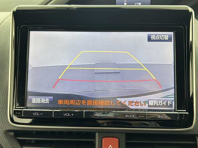 トヨタ ヴォクシー ZS 煌Ⅱ 大阪府 2020(令2)年 6.3万km ブラック 純正9インチSDナビ【NSZT-Y64T】/【AM/FM/CD/Bluetooth/フルセグTV】/純正12インチフリップダウンモニター/バックカメラ/ビルトインETC/前方ドライブレコーダー【DRT-H64A】/先行車発進お知らせ機能/2列目ロールサンシェード/オートライト/純正フロアマット/純正16インチAW/トヨタセーフティセンス/・プリクラッシュセーフティ/・レーンディパーチャーアラート/・オートマチックハイビーム/・クリアランスソナー/・パーキングサポートブレーキ/ドアバイザー/横滑り防止装置/盗難防止装置