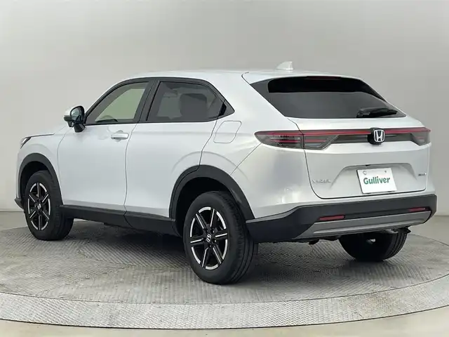 ホンダ ヴェゼル ハイブリッド e:HEV X 道央・札幌 2025(令7)年 0.4万km プレミアムサンライトホワイトパール ・ワンオーナー/・寒冷地仕様/・４WD/・ギャザーズ８型ディスプレイオーディオ/　AppleCarplay/AndroidAuto/USB/BT/・ステアリングスイッチ/・バックカメラ/・積込　冬ゴム 215/60R16 （新品）/・ホンダセンシング/　CMBS/LKAS/PKSB/ACC/　標識認識/先行車発進告知/ソナー前後/・アイドリングストップ/・ダウンヒルアシストコントロール/・横滑り防止装置/・ABS/・ブレーキホールド/・パドルシフト/・DRIVE MODE/・オートマチックハイビーム/・オートライト/・ヘッドランプレベライザー/・LEDヘッドライト/・LEDフォグランプ/・ドアミラーウィンカー/・ミラーヒーター/・プッシュスタート/・スマートキー/・スペアキー/・社外ダッシュボードマット/・取/保/冬ワイパー積込/純正グリル積込