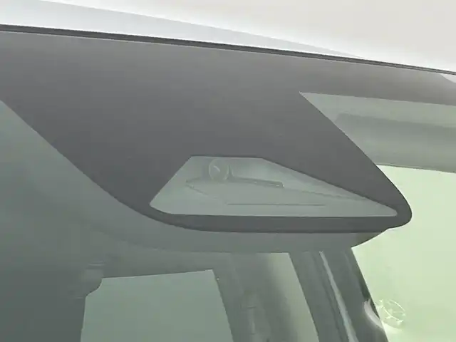 ホンダ ヴェゼル ハイブリッド e:HEV X 道央・札幌 2025(令7)年 0.4万km プレミアムサンライトホワイトパール ・ワンオーナー/・寒冷地仕様/・４WD/・ギャザーズ８型ディスプレイオーディオ/　AppleCarplay/AndroidAuto/USB/BT/・ステアリングスイッチ/・バックカメラ/・積込　冬ゴム 215/60R16 （新品）/・ホンダセンシング/　CMBS/LKAS/PKSB/ACC/　標識認識/先行車発進告知/ソナー前後/・アイドリングストップ/・ダウンヒルアシストコントロール/・横滑り防止装置/・ABS/・ブレーキホールド/・パドルシフト/・DRIVE MODE/・オートマチックハイビーム/・オートライト/・ヘッドランプレベライザー/・LEDヘッドライト/・LEDフォグランプ/・ドアミラーウィンカー/・ミラーヒーター/・プッシュスタート/・スマートキー/・スペアキー/・社外ダッシュボードマット/・取/保/冬ワイパー積込/純正グリル積込